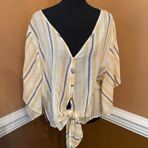 Michael Kors V-neck shirt sleeve top